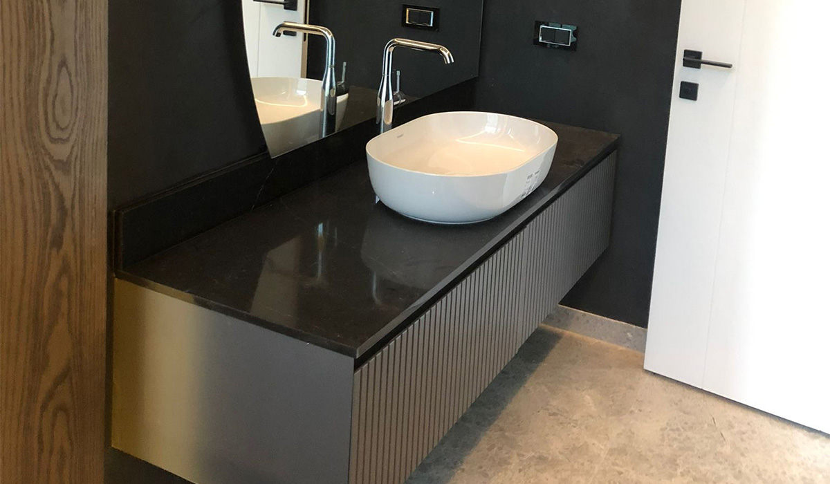 Ayvalık Klasik Banyo Dolabı Tasarımı