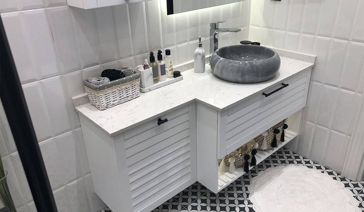 Sahrayıcedit Panjur Kapak Banyo Dolabı