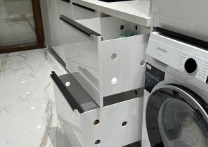 Acıbadem Akrilik Kapaklı Çamaşır Yardımcı Odası