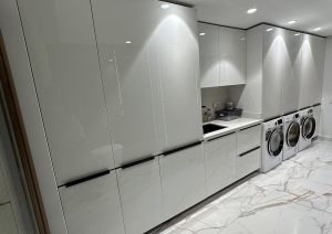 Acıbadem Akrilik Kapaklı Çamaşır Yardımcı Odası