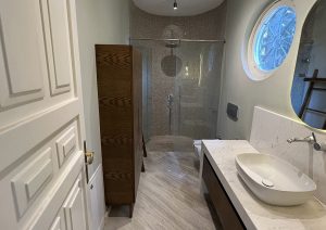 Ayvalık Özel Üretim Ahşap Banyo Dolabı