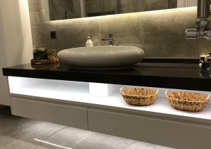 Kadıköy Kozyatağı Mat Lake Banyo Dolabı Tasarımı
