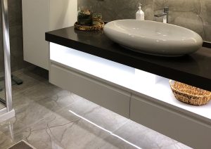 Kadıköy Kozyatağı Mat Lake Banyo Dolabı Tasarımı