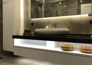 Kadıköy Kozyatağı Mat Lake Banyo Dolabı Tasarımı