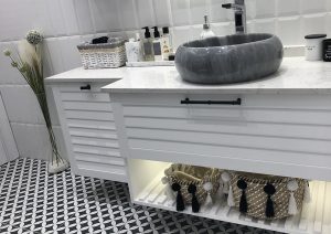 Sahrayıcedit Panjur Kapak Banyo Dolabı