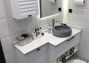 Sahrayıcedit Panjur Kapak Banyo Dolabı