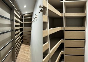 Sarıyer Sürgü Kapılı Giyinme Odası
